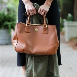 Tory Burch Brown Leather Double Zip Robinson Tote For Sale at 1stDibs